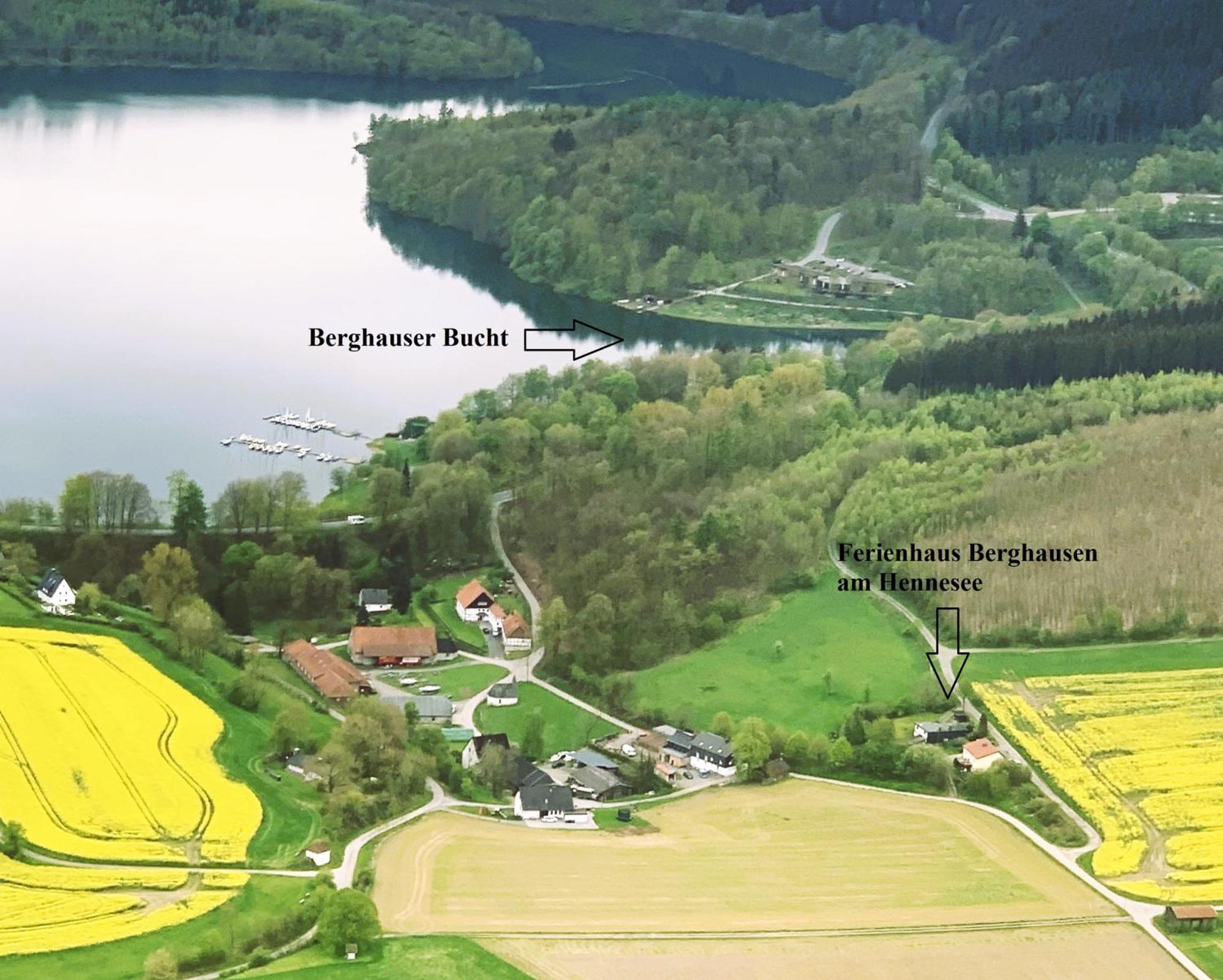 Ferienhaus Berghausen Am Hennesee Meschede Esterno foto