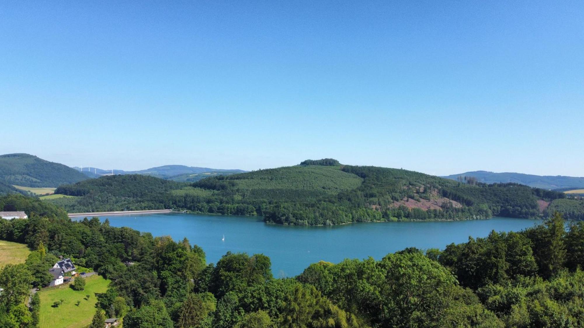 Ferienhaus Berghausen Am Hennesee Meschede Esterno foto