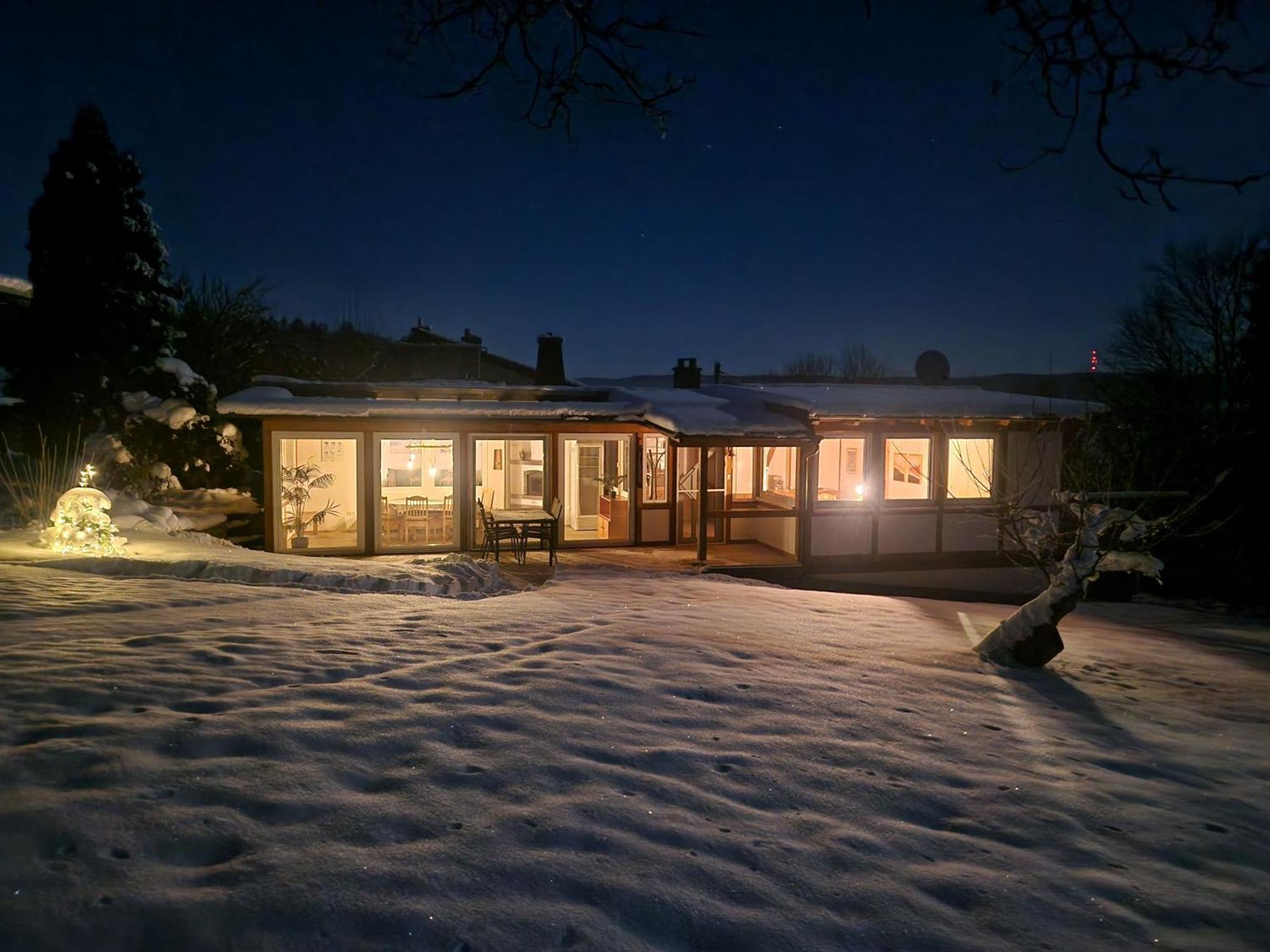 Ferienhaus Berghausen Am Hennesee Meschede Esterno foto
