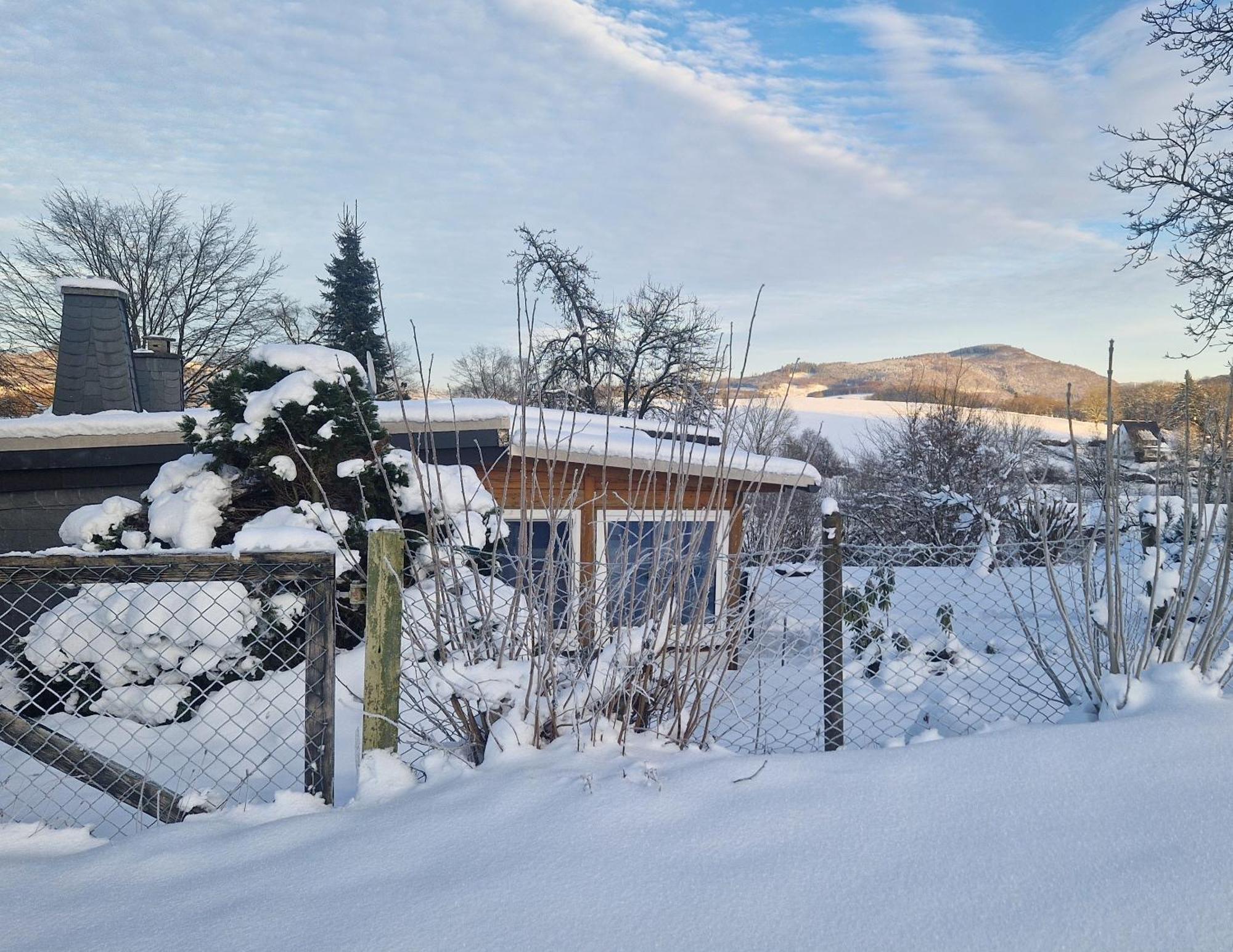 Ferienhaus Berghausen Am Hennesee Meschede Esterno foto