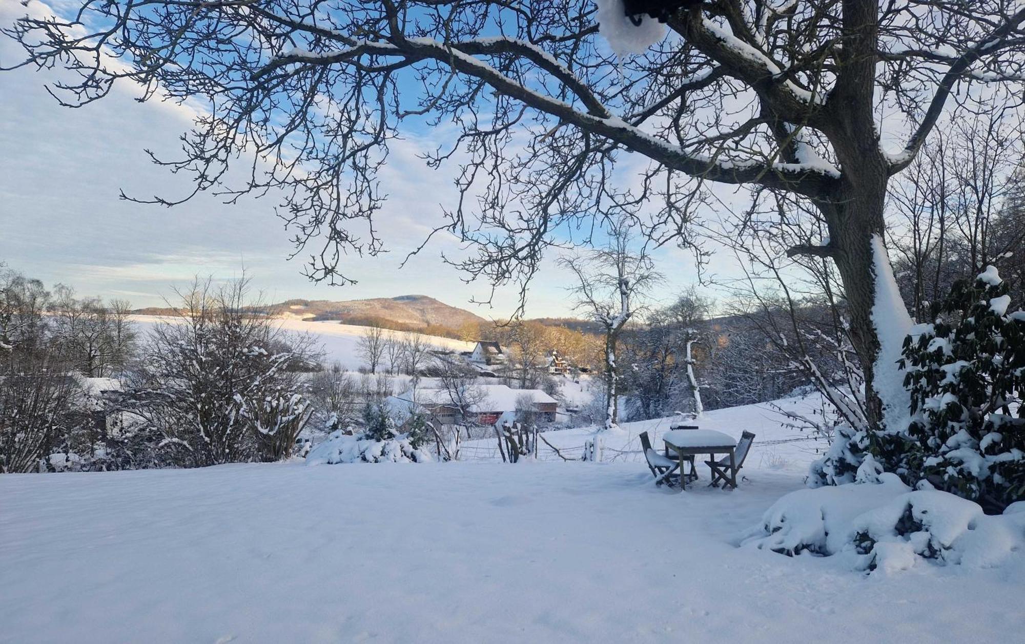 Ferienhaus Berghausen Am Hennesee Meschede Esterno foto